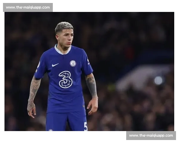 恩佐：切尔西中场指挥官，双料王引领攻防新高度